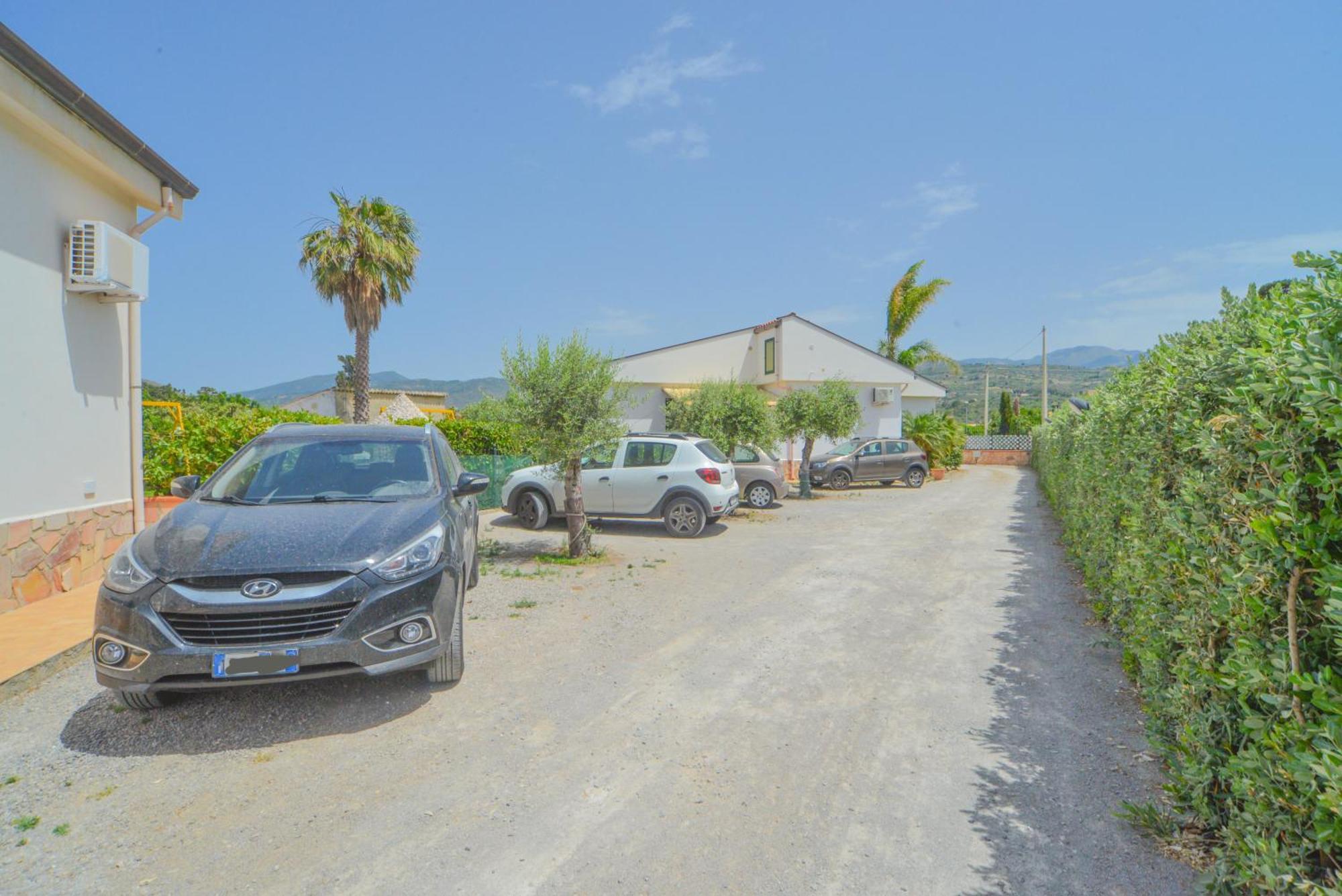 Case Vacanze Mare Nostrum - Villas In Front Of The Beach With Pool Campofelice di Roccella Kültér fotó